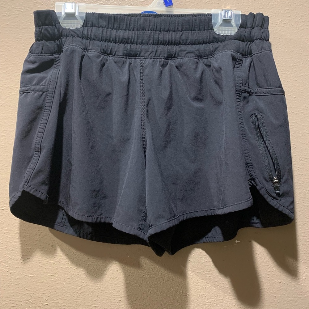 Lululemon Tracker 4 Solid Black Shorts - image 4